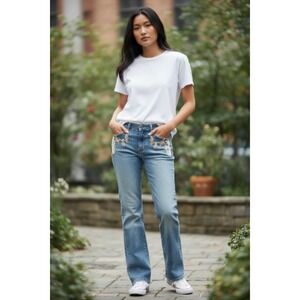 Crest Jeans Womens Sz 16 Embroidered Denim Blue Jeans Low Rise Bootcut